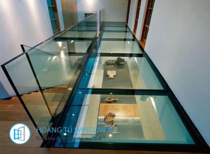 Có nên dùng kính cường lực thay thế sàn bê tông?